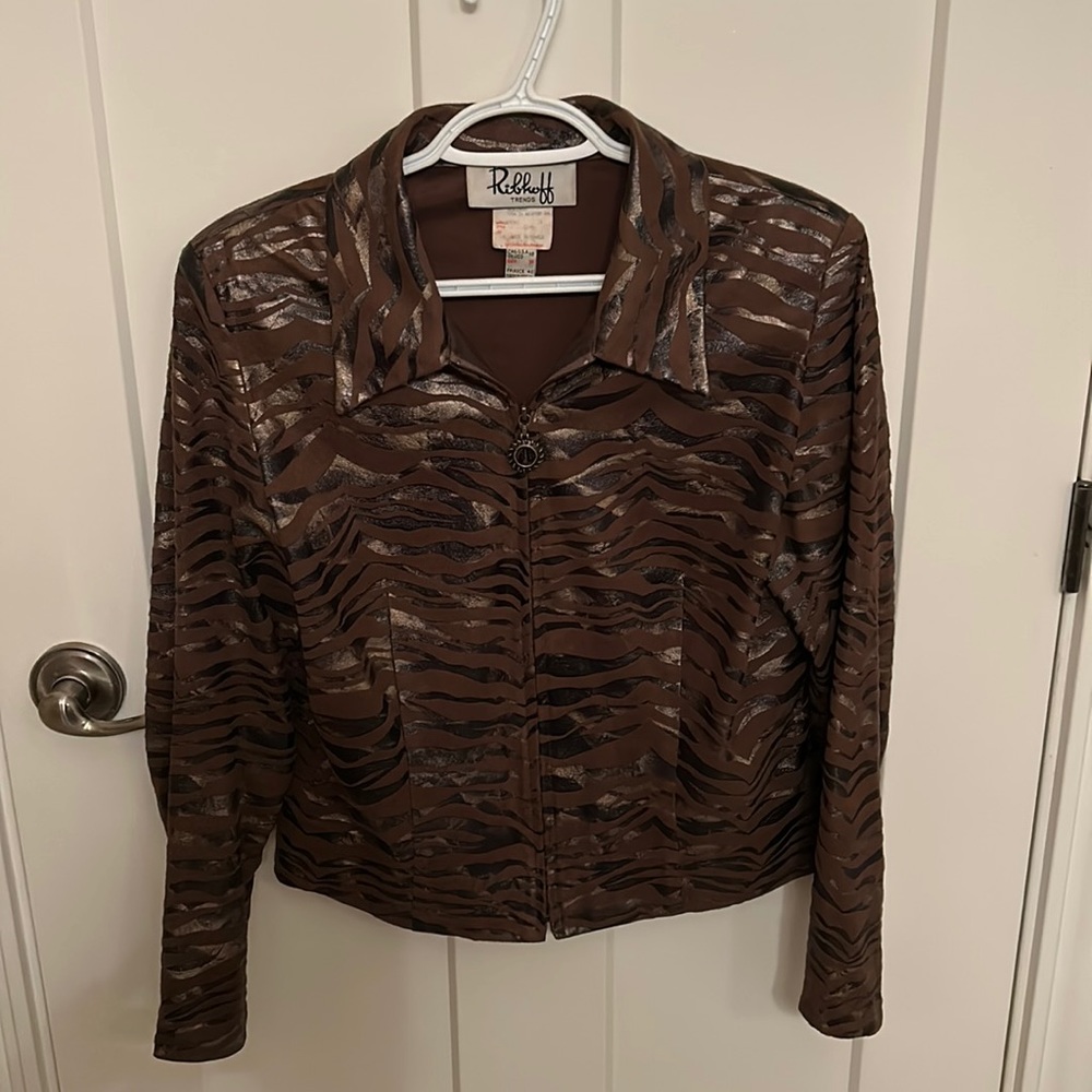 Stylish Joseph Ribkoff zippered jacket